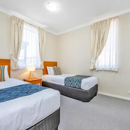 C Mandurah Apartment Resort Exterior photo