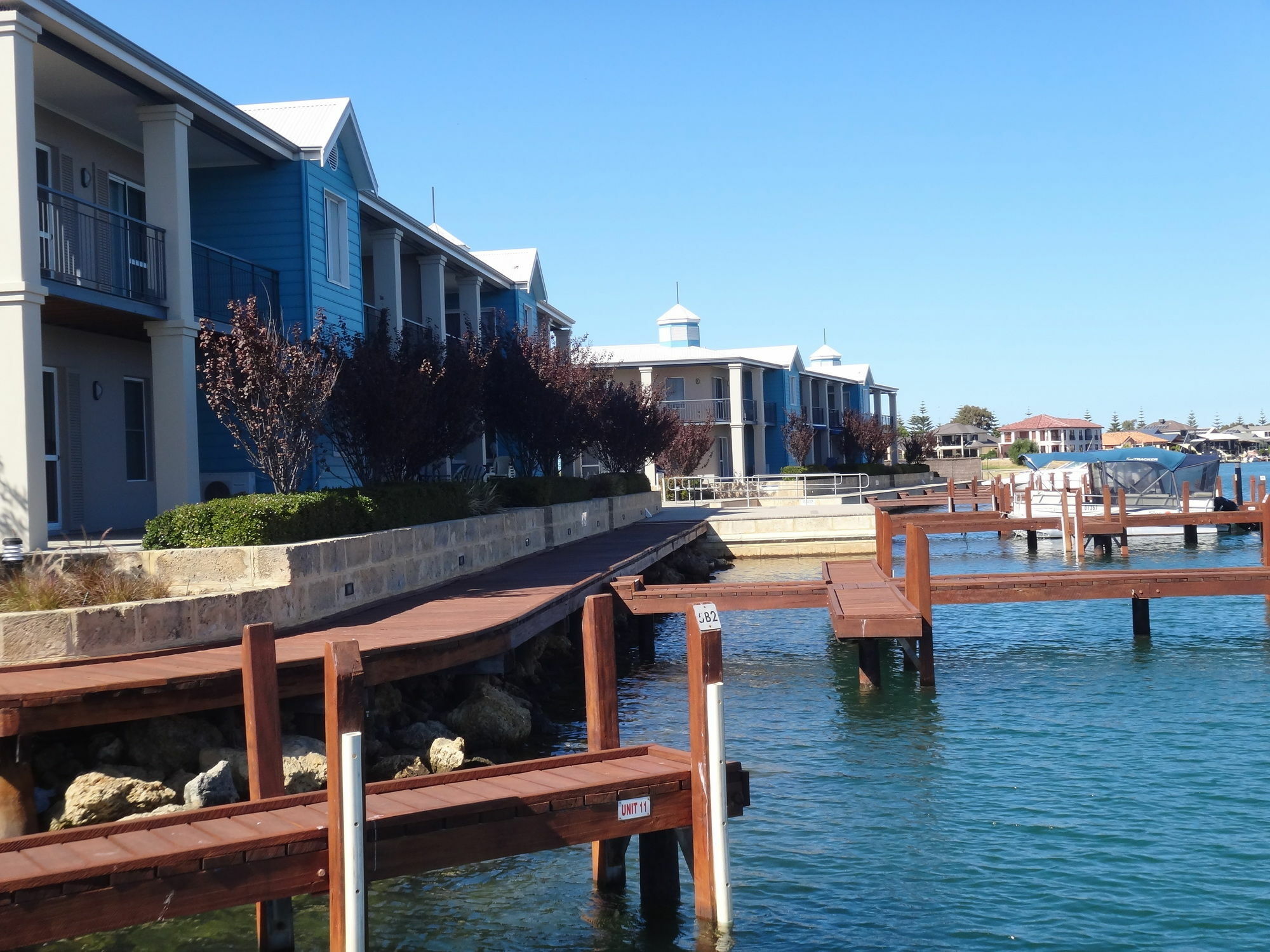 C 4* Mandurah